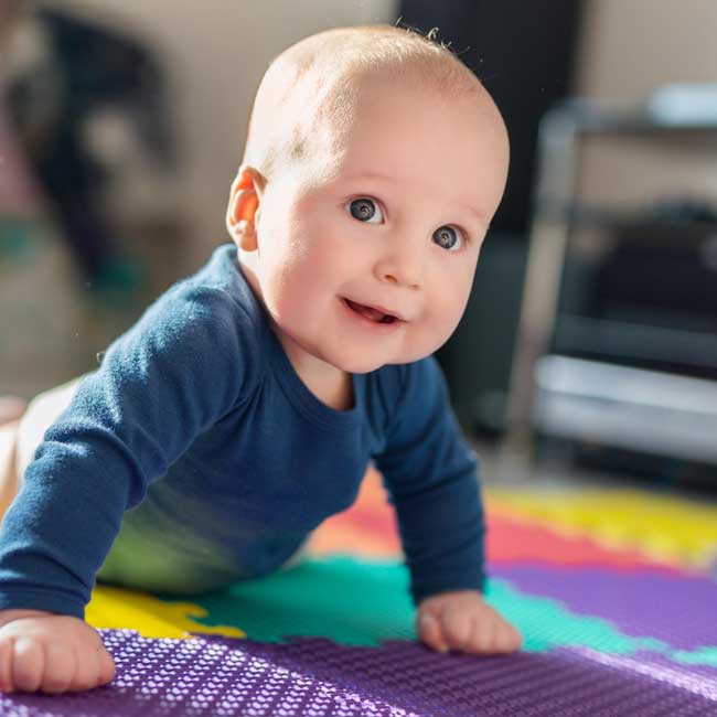 How To Choose The Best Floor Cleaner for Your Crawling Baby